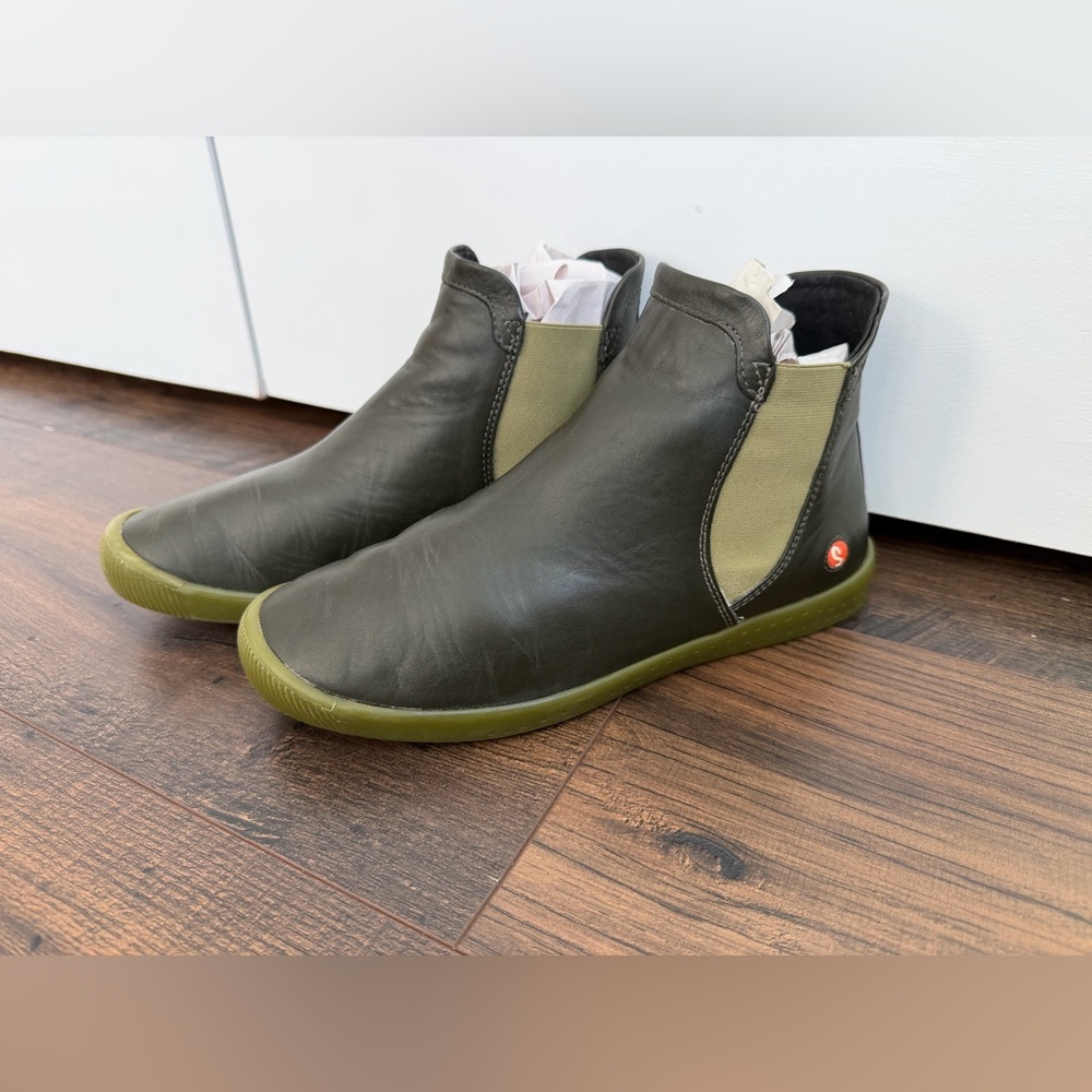 Softinos Women’s Itzi Chelsea Boot Military/Olive Green Size 38